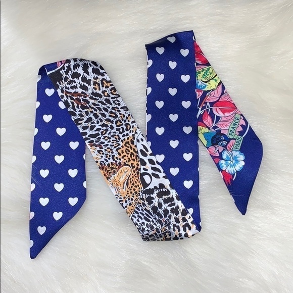 Cheetah Parrot 🦜 Hearts Scarves Twilly Tie - Picture 2 of 3